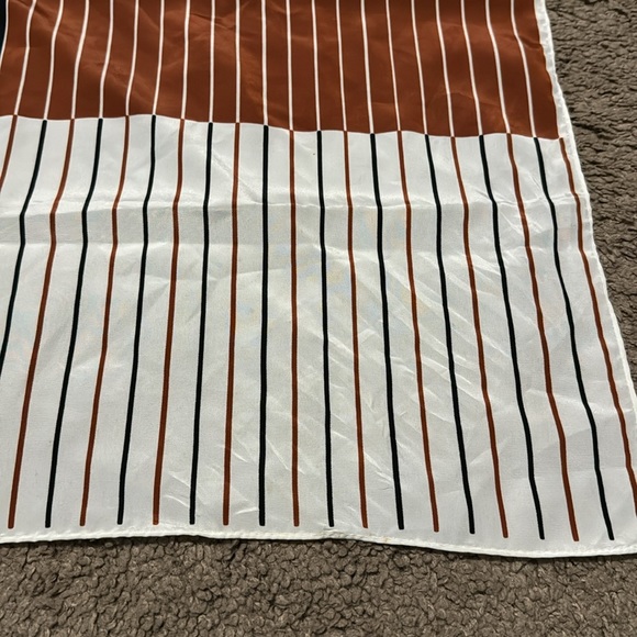 Vintage Vera Neumann Scarf-Black/White/Rust-21x20-EUC-Intact Tags - Picture 13 of 14